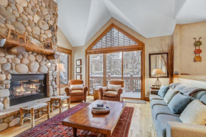 Cozy Mountain 4-Bedroom Retreat in Arrowhead Village townhouse